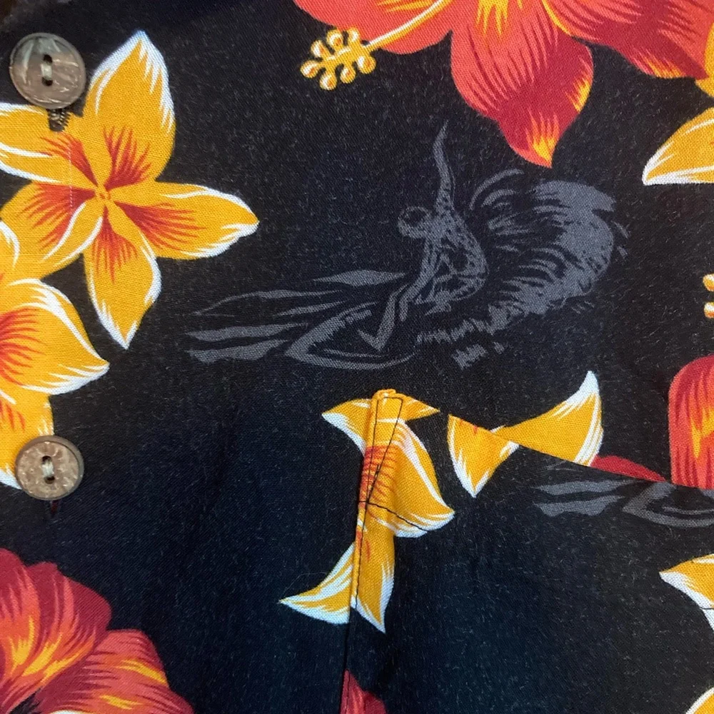 Red Dragon SZ M vintage colorful Floral Shirt with surfers